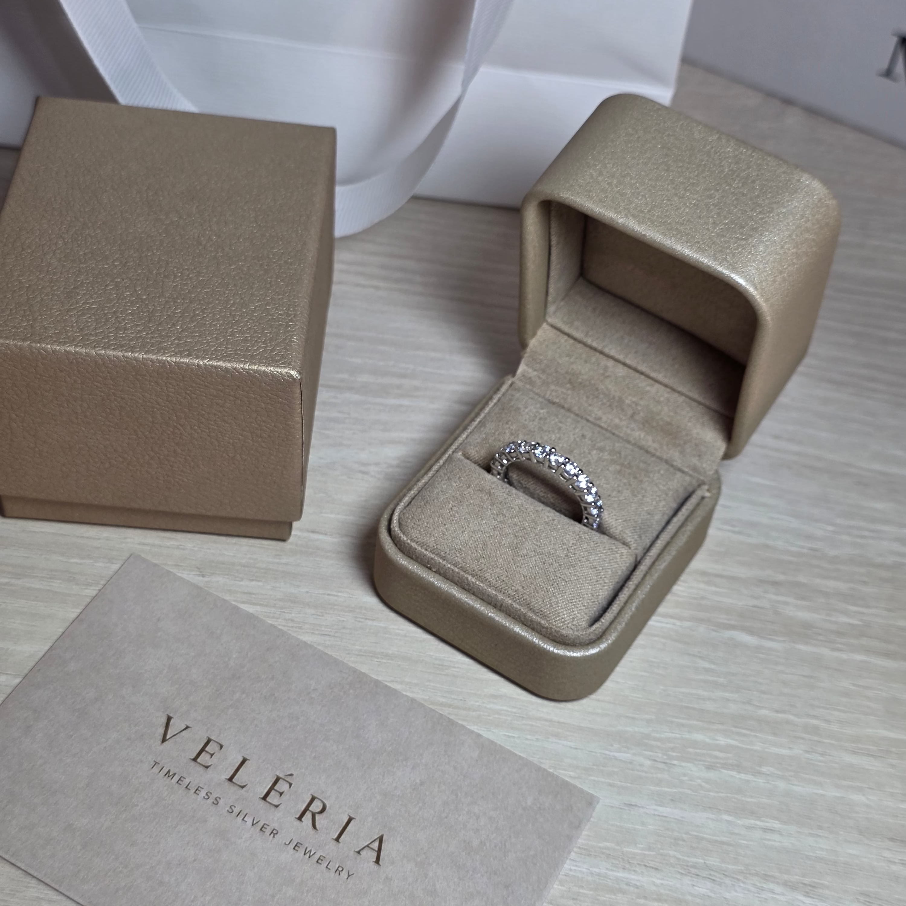 Éternelle Diamond White Ring