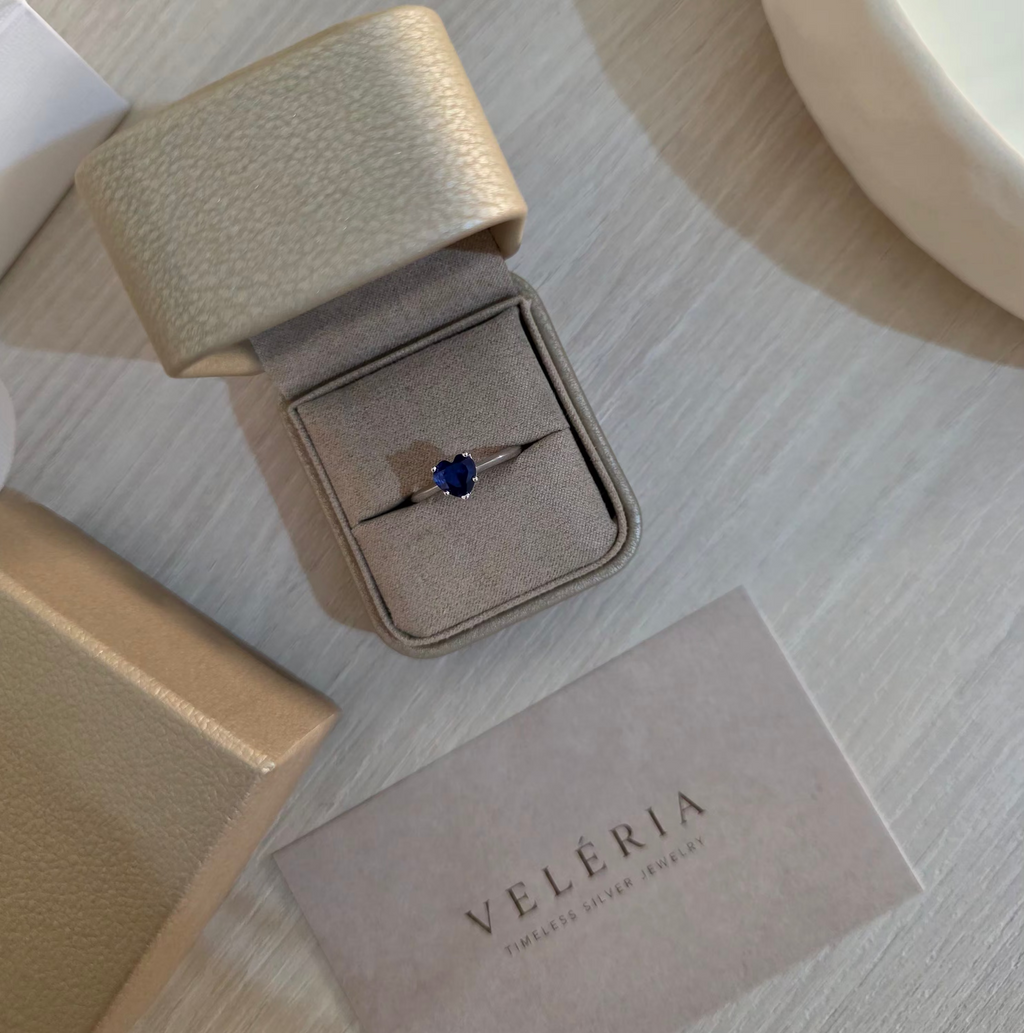 Amora Hearts Blue Ring