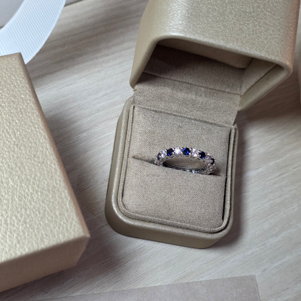 Éternelle Sapphire Blue Ring